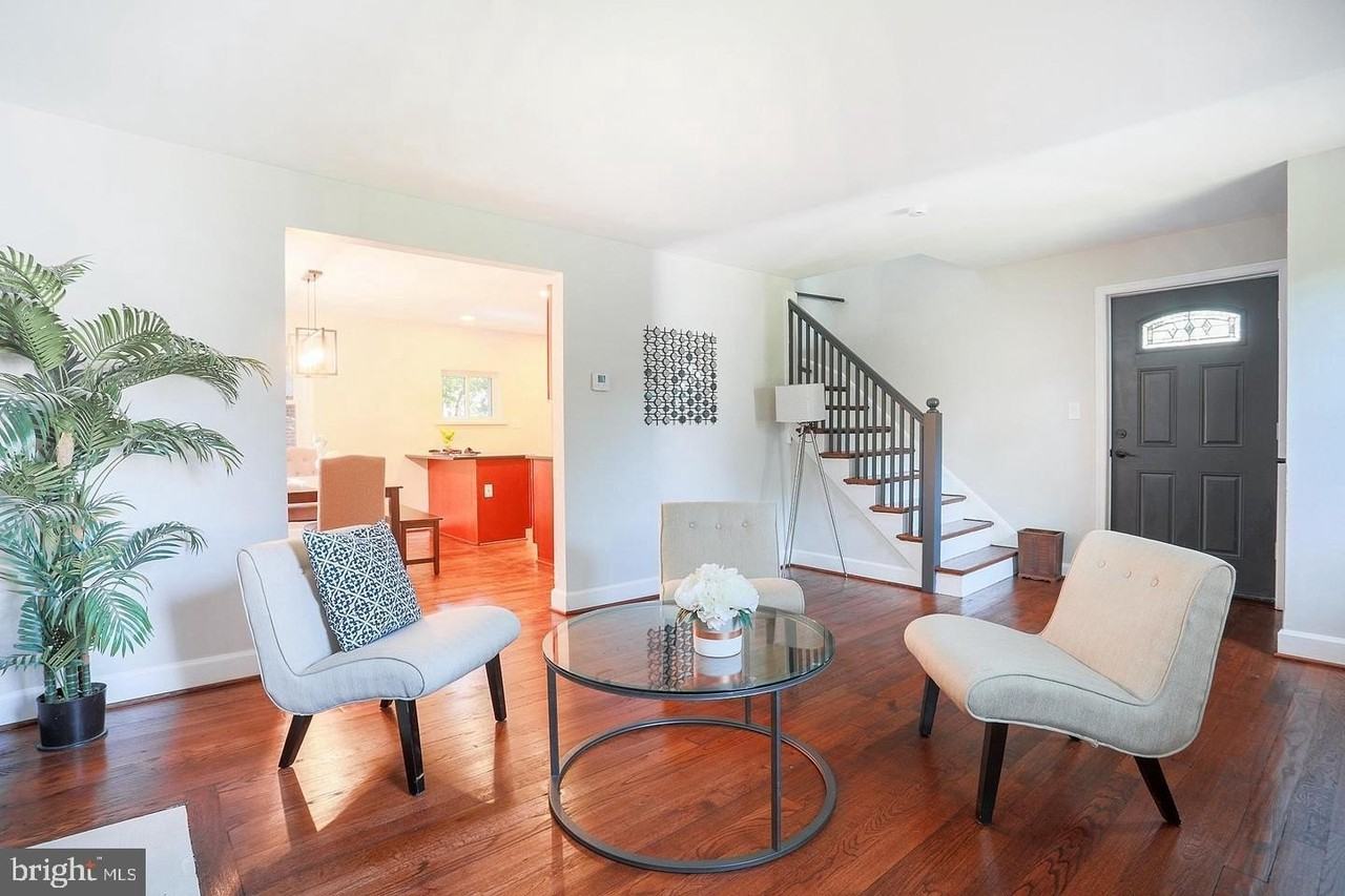 8511 Potomac Ave - Photo 4 of 31
