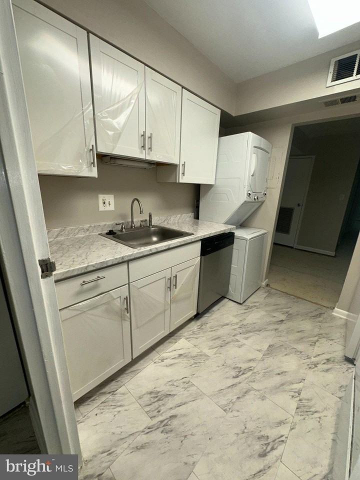 6998 Hanover Pkwy #302 - Photo 5 of 24