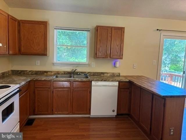 22240 Hawthorne Way - Photo 3 of 32