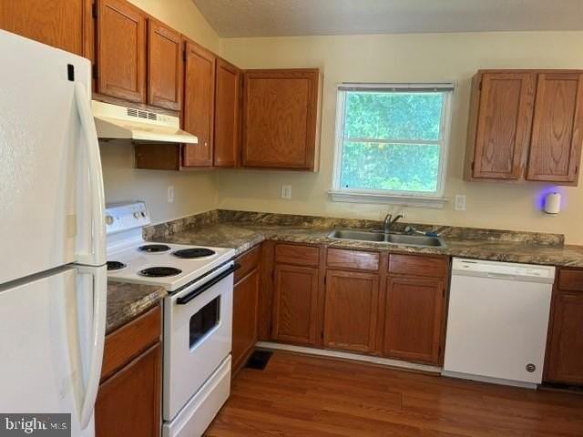 22240 Hawthorne Way - Photo 4 of 32