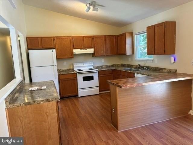 22240 Hawthorne Way - Photo 5 of 32