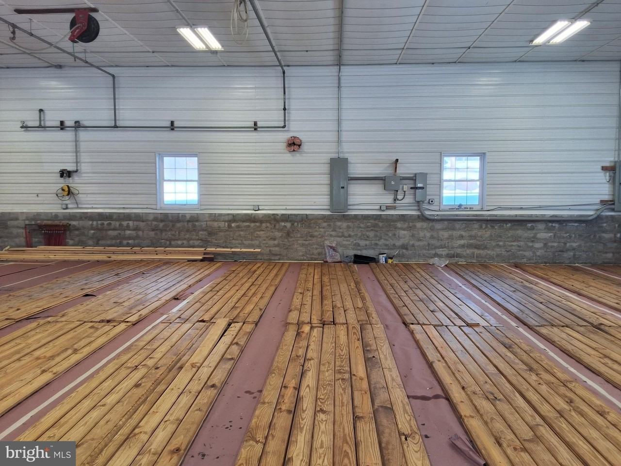 25 Crabgrass Ln #1POLEBARN - Photo 3 of 7