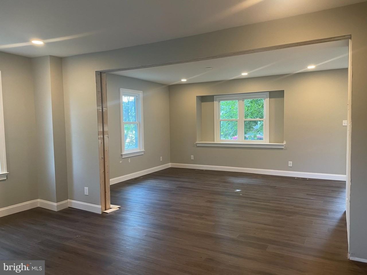121 S 10th St - Photo 4 of 12