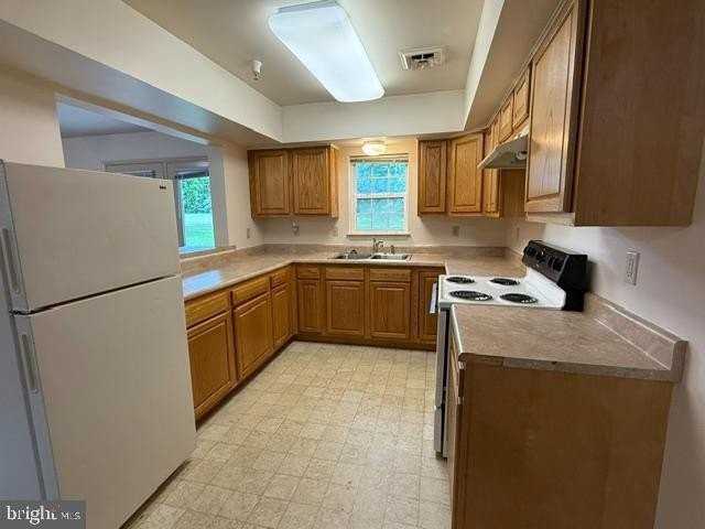 99 Hot Point Ave - Photo 4 of 14