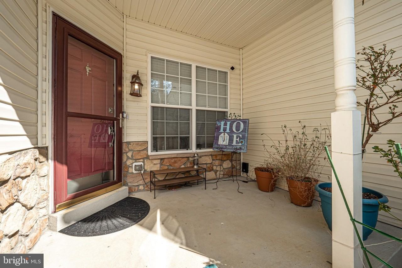 227 Birchwood Dr - Photo 2 of 19