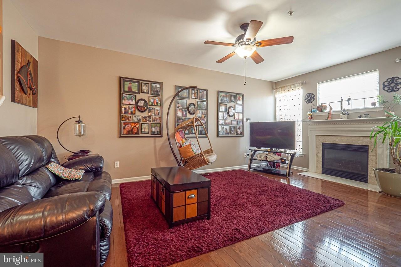 227 Birchwood Dr - Photo 6 of 19