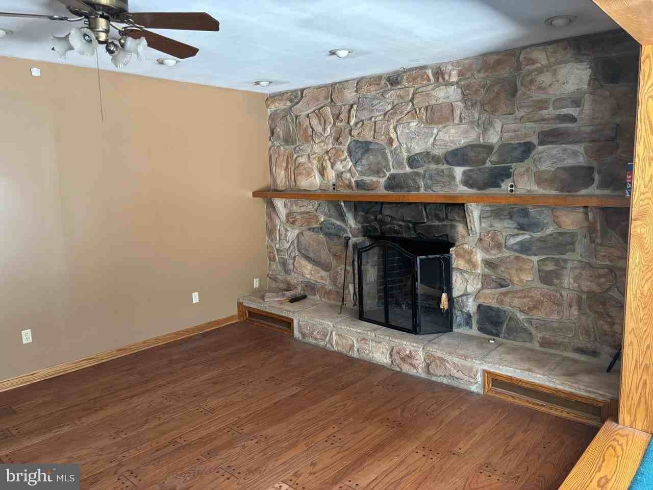 312 N Sandy Hill Rd - Photo 3 of 23