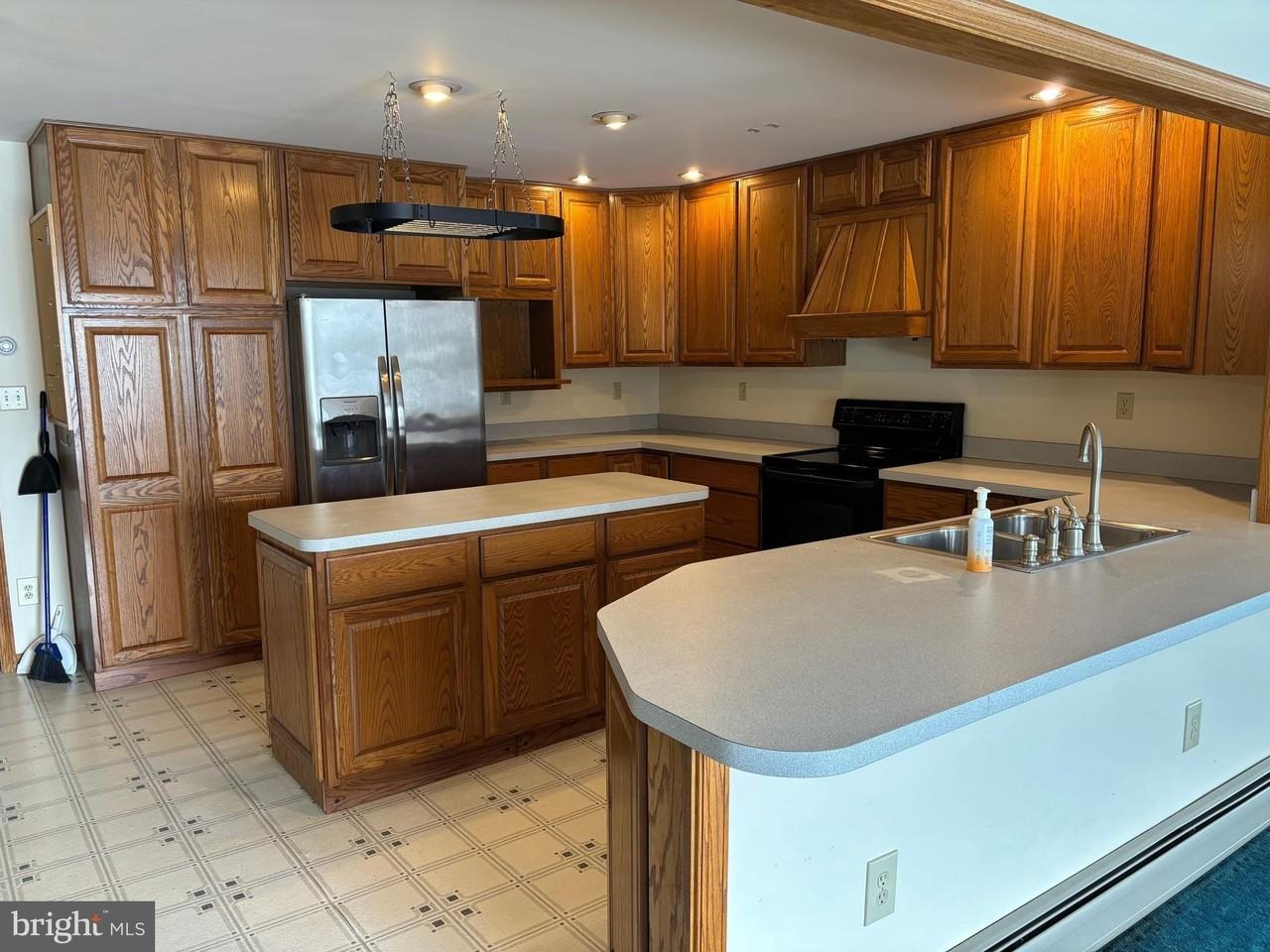 312 N Sandy Hill Rd - Photo 7 of 23
