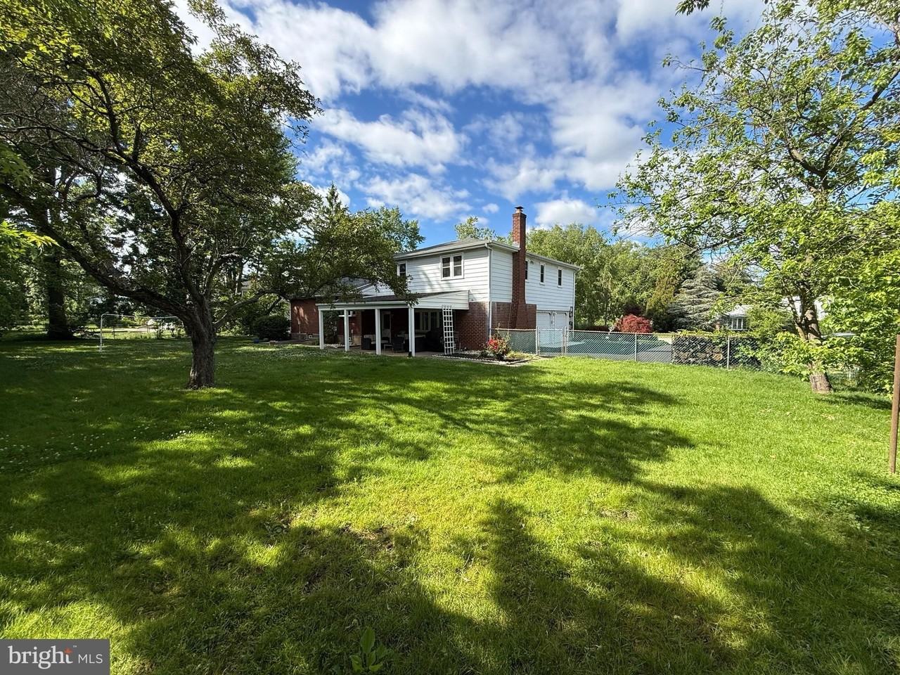 806 Warfield Ln - Photo 5 of 45