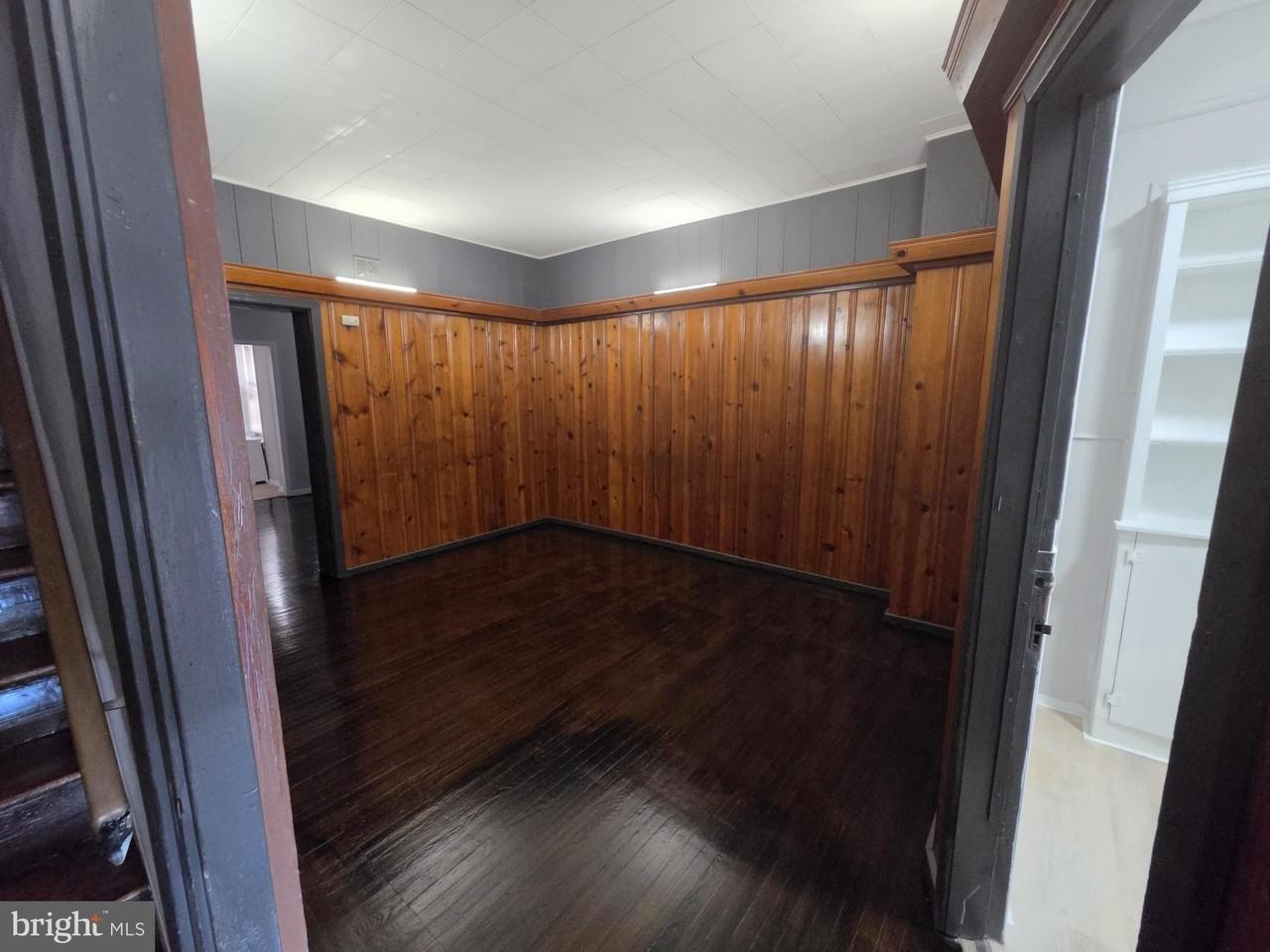 633 E Allegheny Ave - Photo 7 of 39