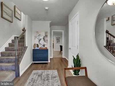 155 Sussex Pl - Photo 3 of 15