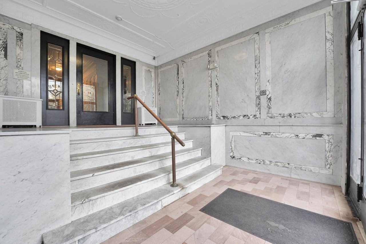 22 Saint Lukes Pl ## A3 - Photo 3 of 15