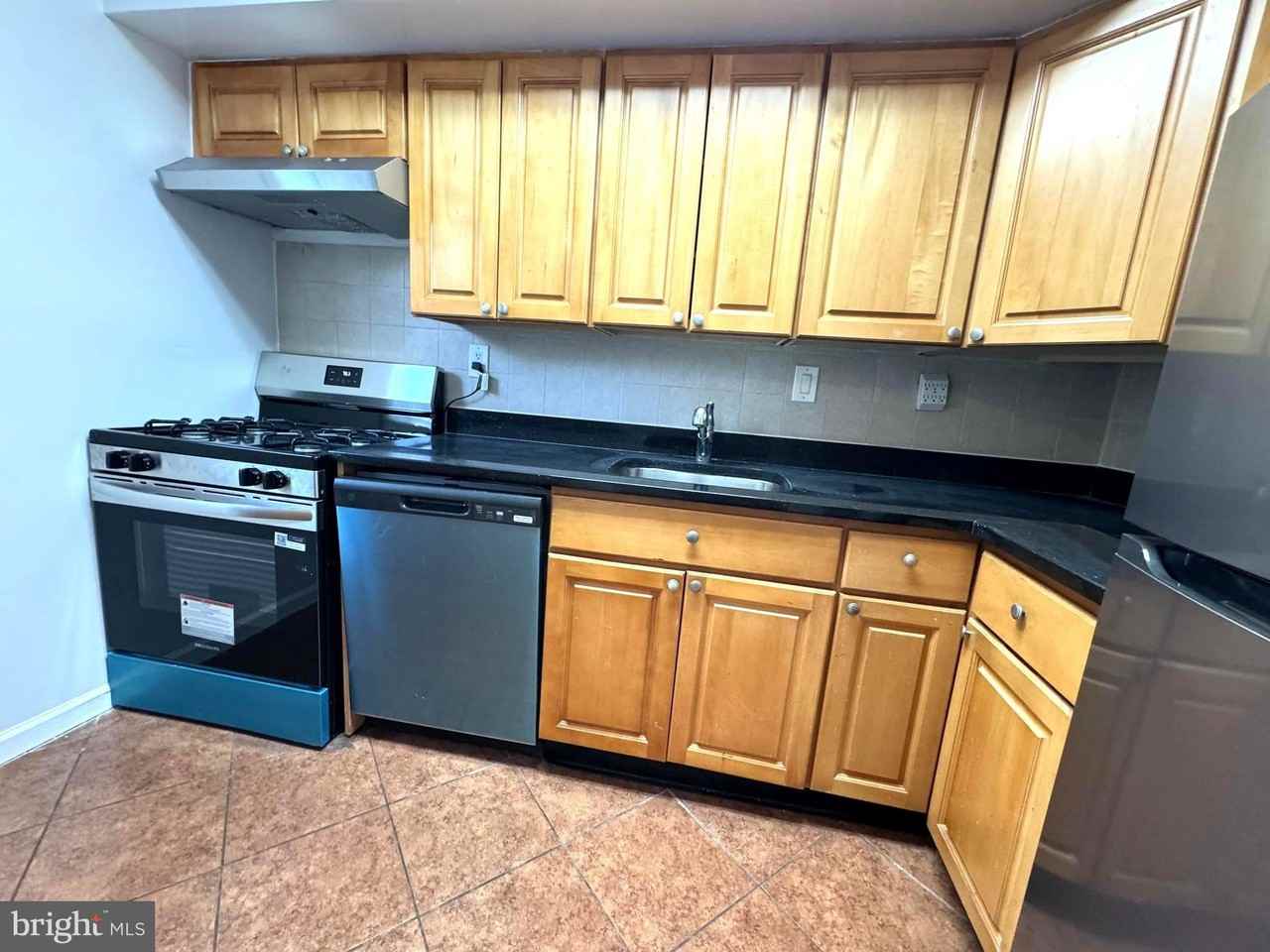 11109 Littlebrook Ln - Photo 7 of 20