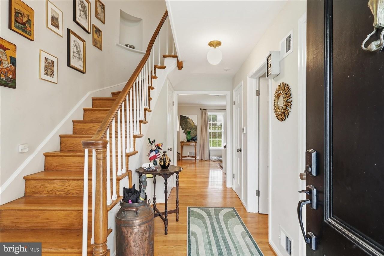 108 Oakmont Ct Ne - Photo 3 of 38