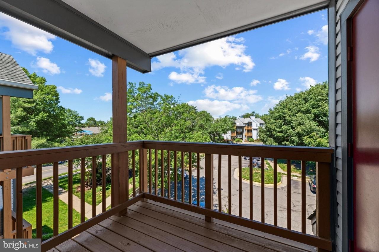 6901 Victoria Dr #I - Photo 3 of 41