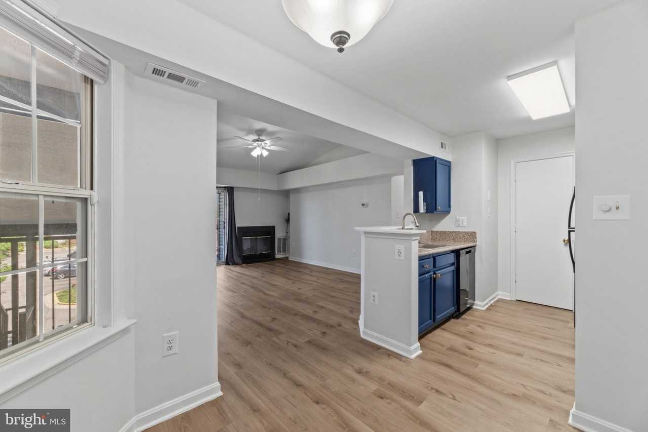 6901 Victoria Dr #I - Photo 5 of 41