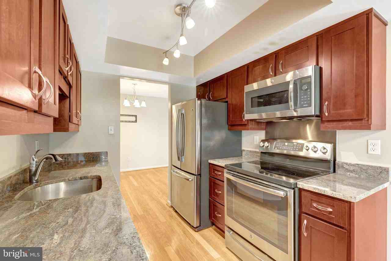 10221 Valentino Dr #7423 - Photo 5 of 40