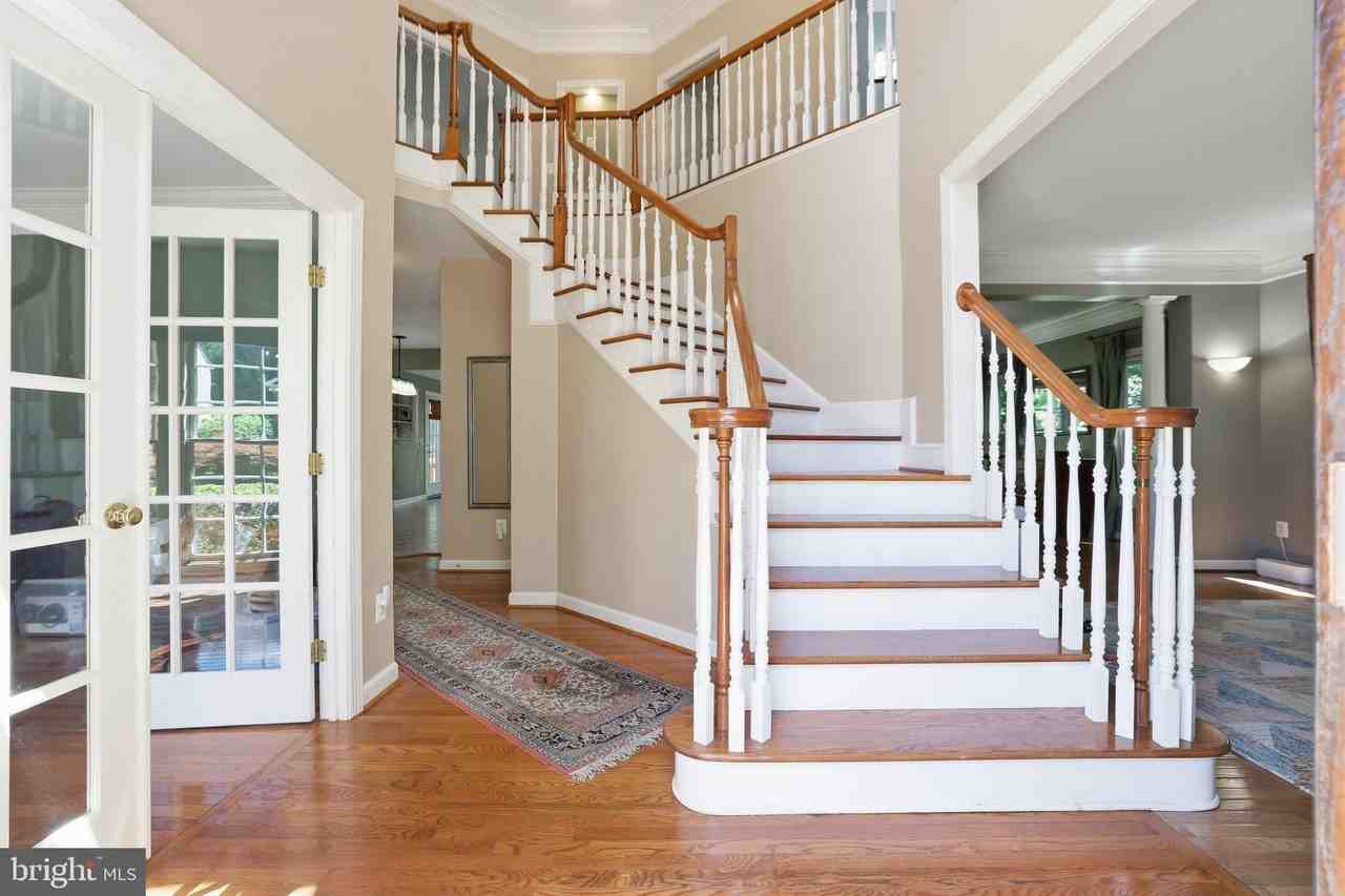 5767 Bush Hill Dr - Photo 4 of 50