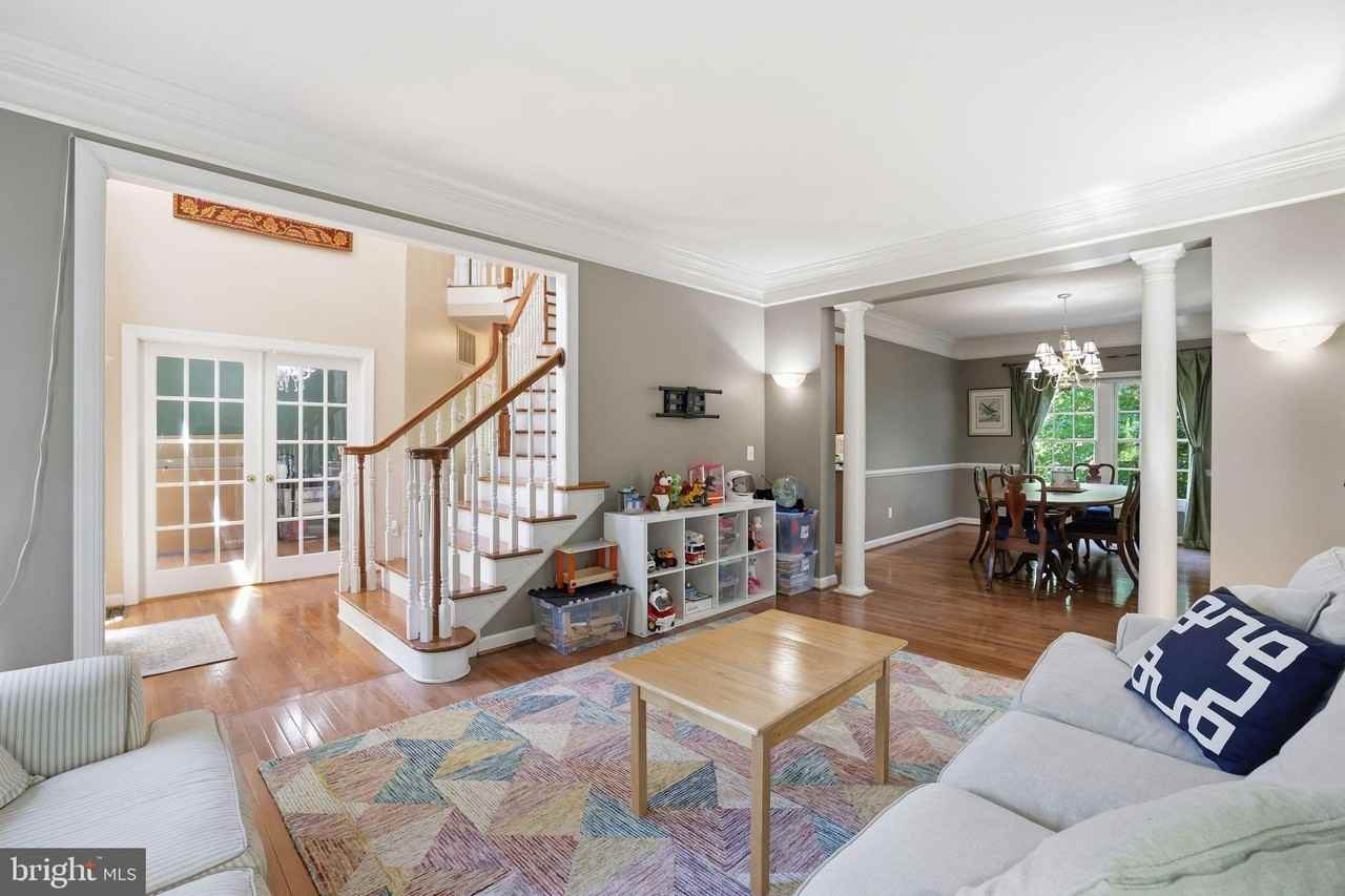5767 Bush Hill Dr - Photo 7 of 50