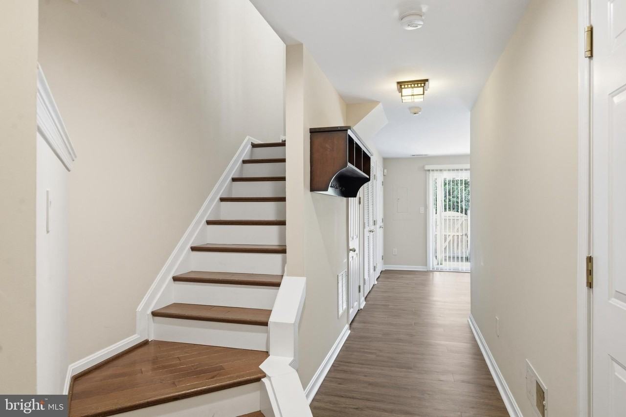 5504 Sacramento Mews Pl - Photo 2 of 33
