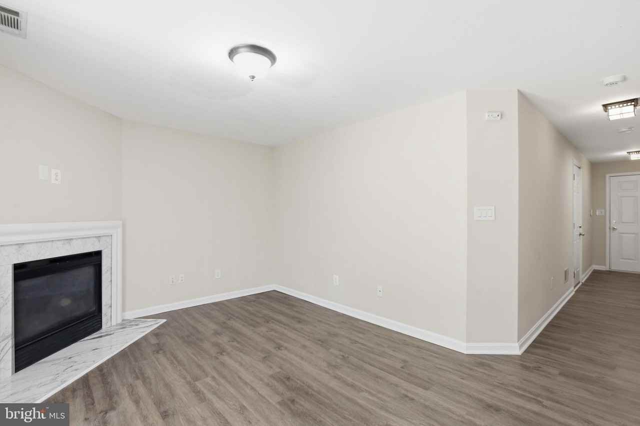 5504 Sacramento Mews Pl - Photo 5 of 33