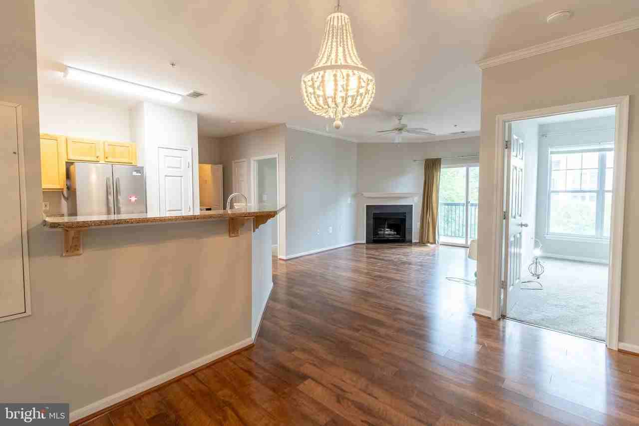 5142 Brittney Elyse Cir Apt J #J - Photo 3 of 21
