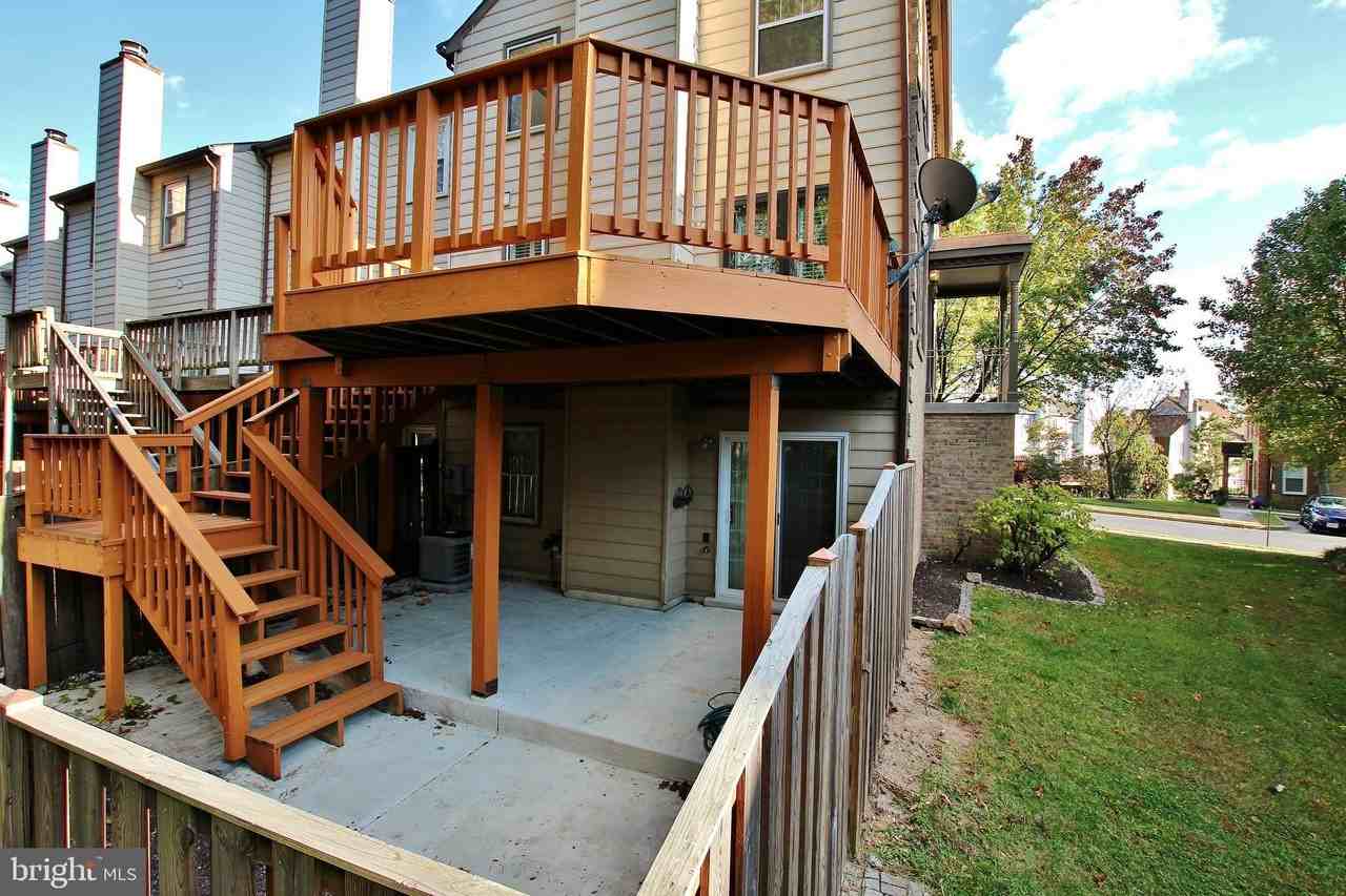 7321 Mallory Ln - Photo 7 of 37