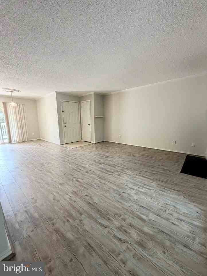 1541 Lincoln Way #204 - Photo 4 of 34