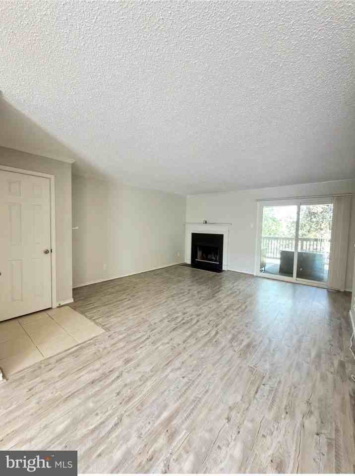 1541 Lincoln Way #204 - Photo 5 of 34