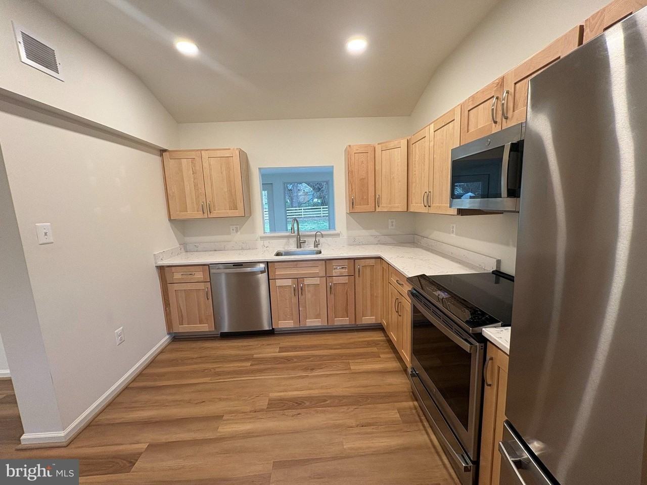 39977 Peacock Cir - Photo 5 of 20