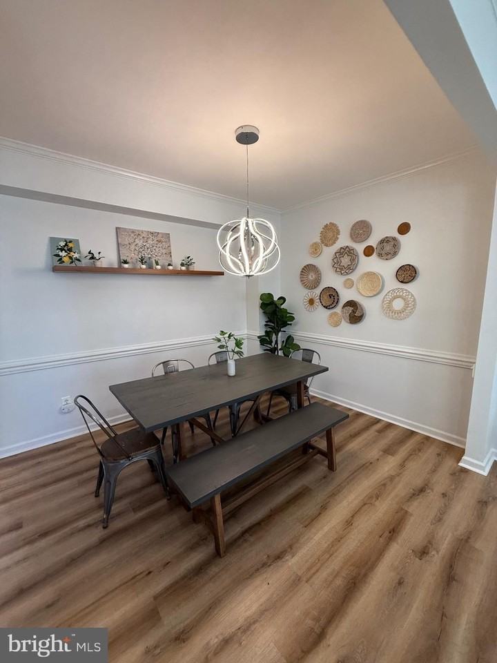 45010 University Dr - Photo 3 of 29