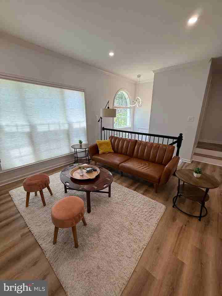 45010 University Dr - Photo 5 of 29