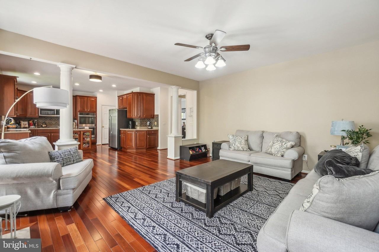 18119 Camdenhurst Dr - Photo 4 of 40