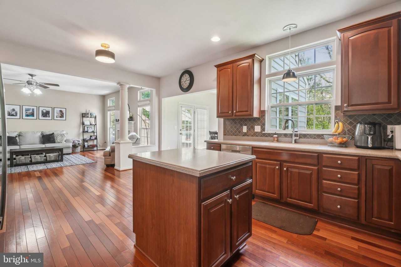 18119 Camdenhurst Dr - Photo 5 of 40