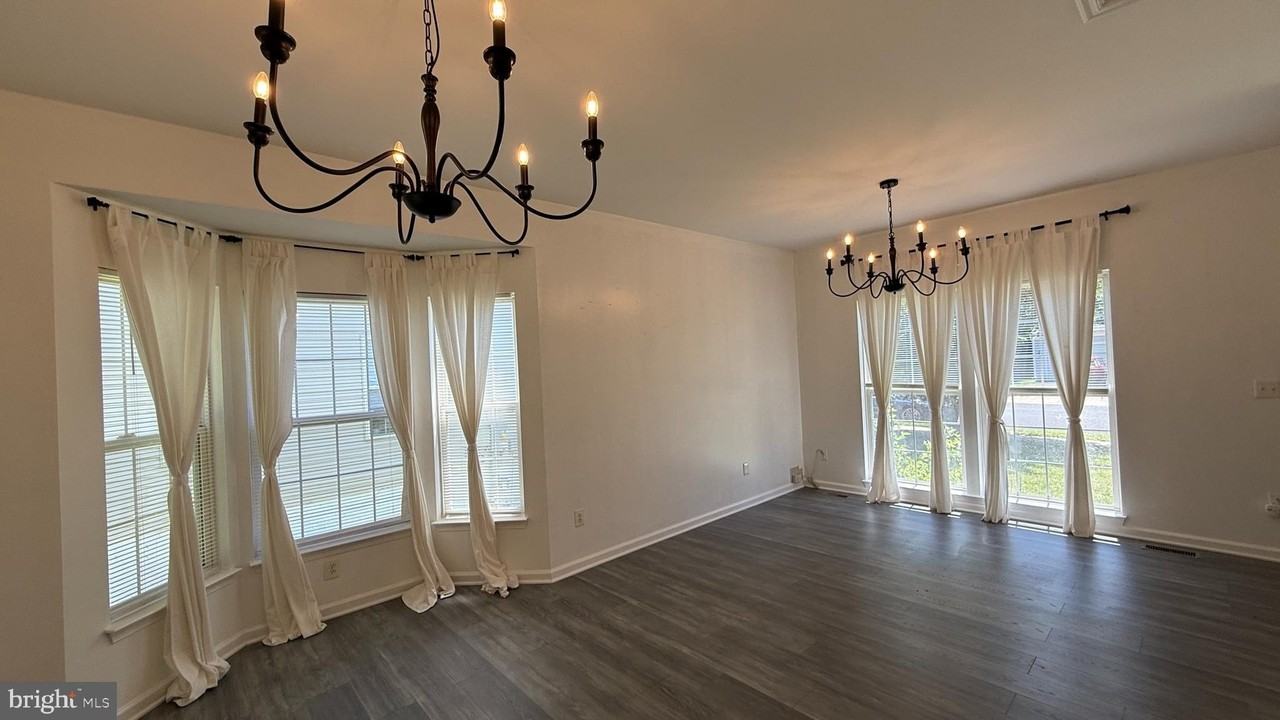 5570 Assateague Pl - Photo 7 of 18