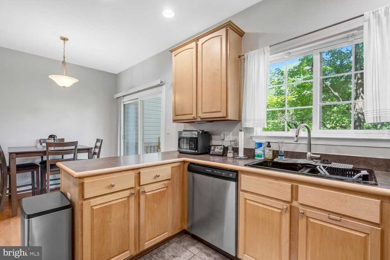 8628 Ellesmere Way - Photo 3 of 50