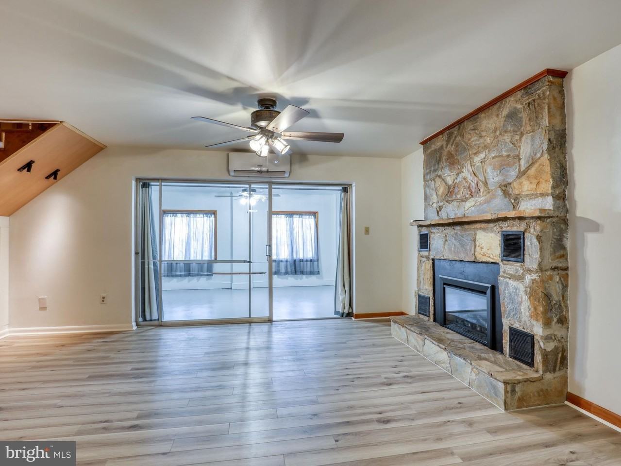 214 Bridle Path Rd - Photo 4 of 41