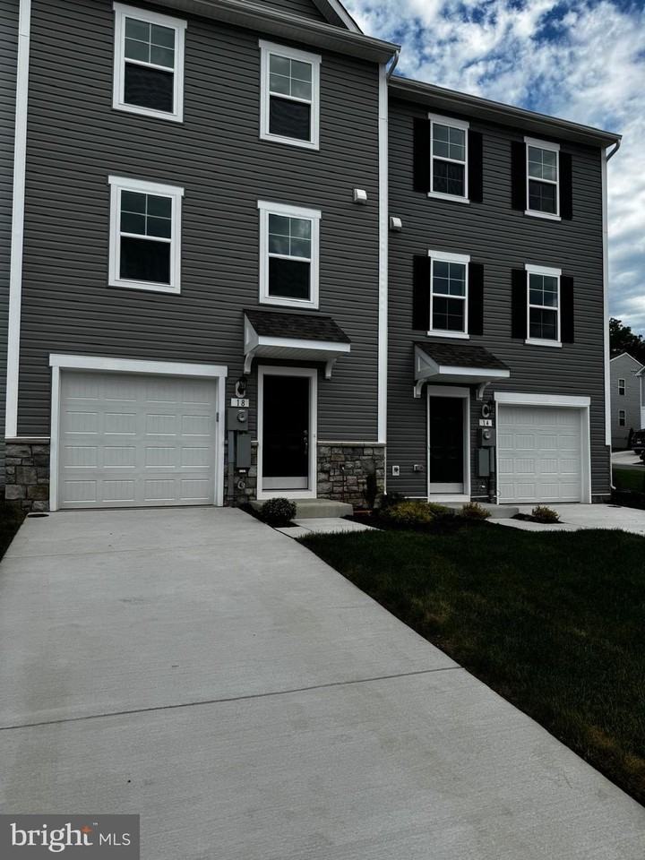 18 Clifton Mnr - Photo 2 of 43