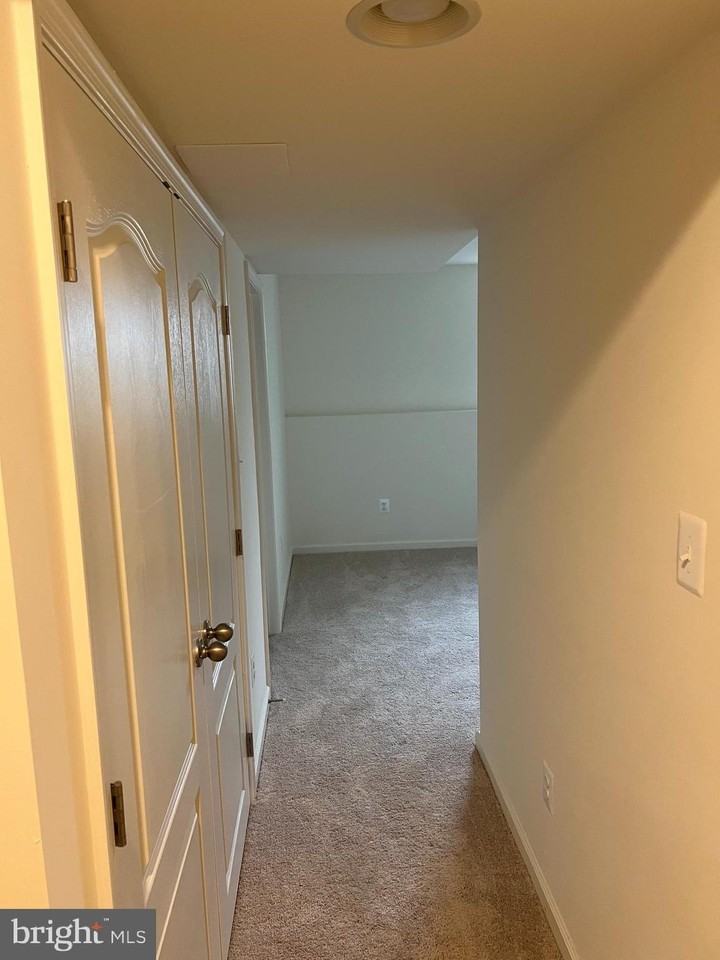 18 Clifton Mnr - Photo 3 of 43
