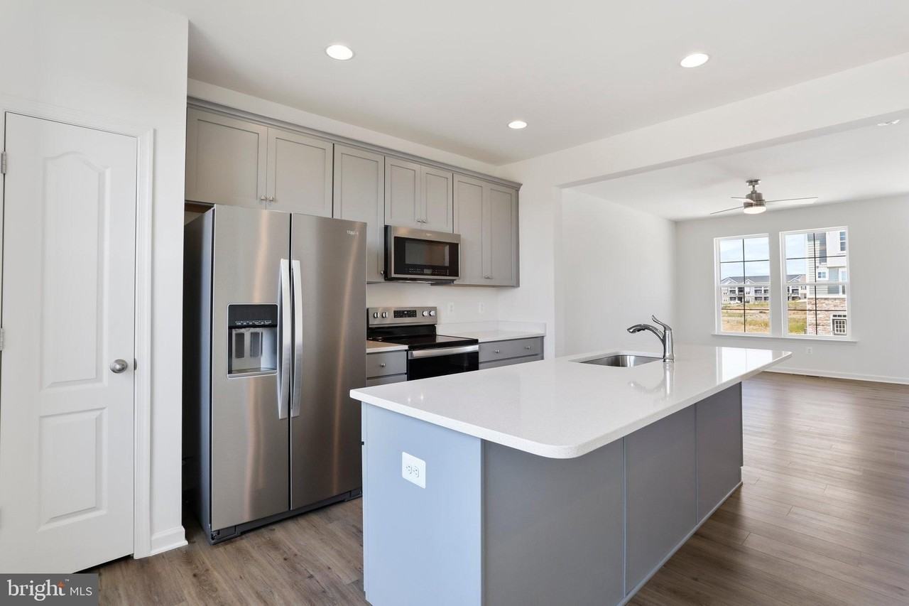 18 Clifton Mnr - Photo 6 of 43
