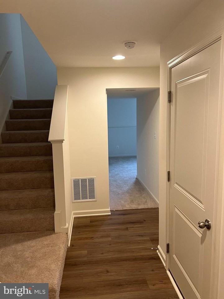 18 Clifton Mnr - Photo 7 of 43