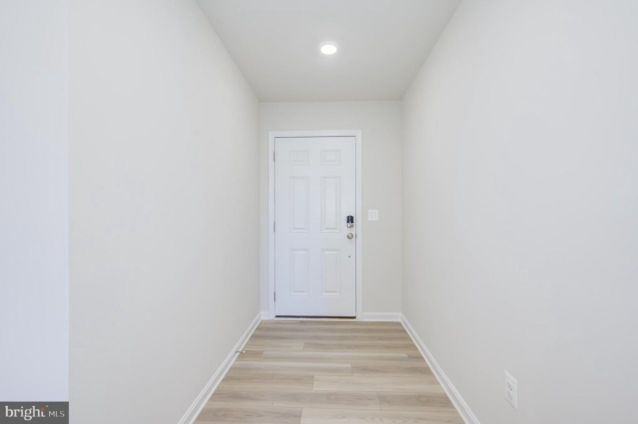 450 Seeback Dr - Photo 4 of 38
