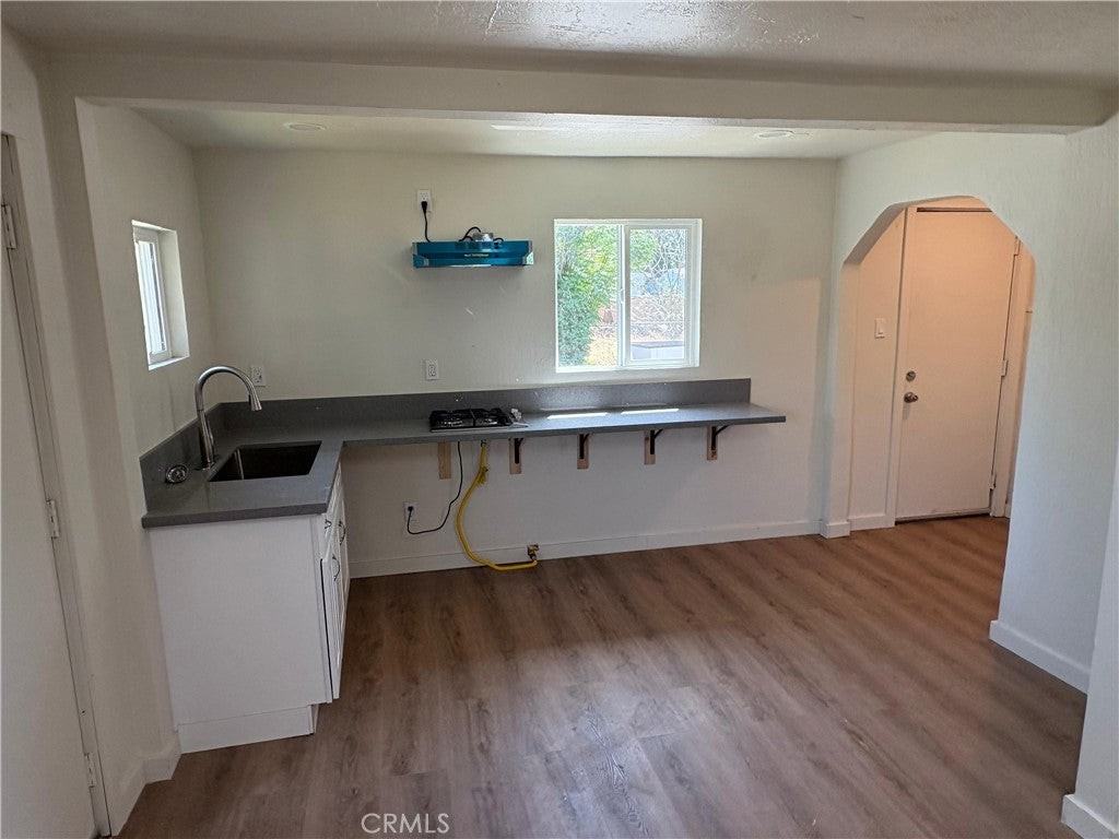 696 S Foisy St - Photo 3 of 12