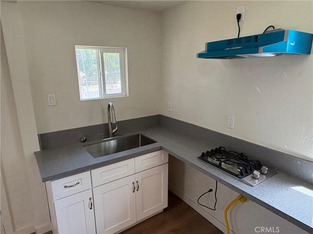 696 S Foisy St - Photo 4 of 12
