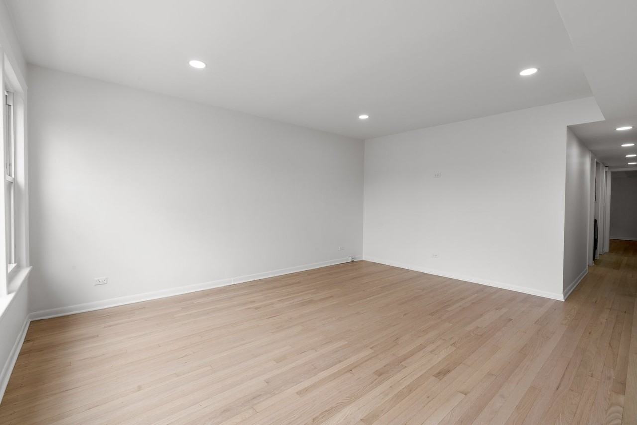 5439 N Artesian Ave - Photo 5 of 17