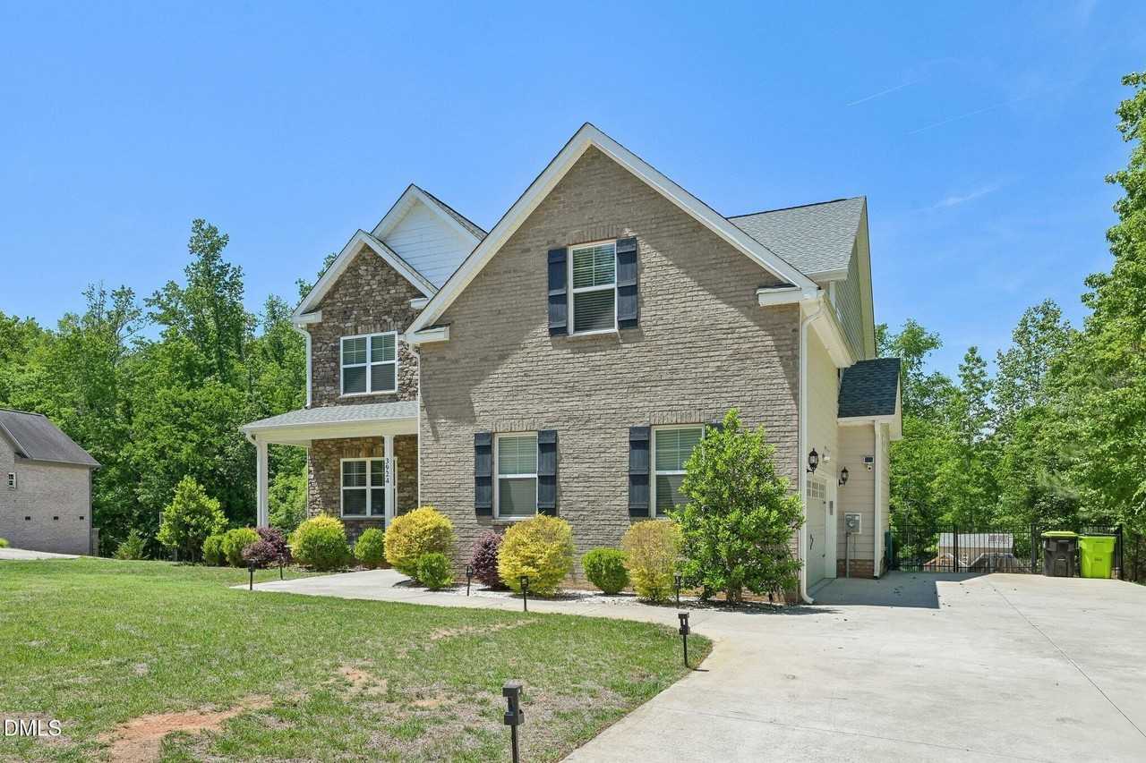 3924 Fox Grove Trl - Photo 3 of 50