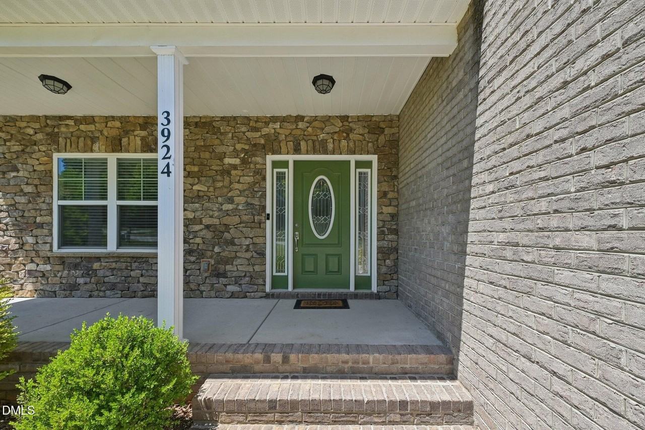 3924 Fox Grove Trl - Photo 4 of 50