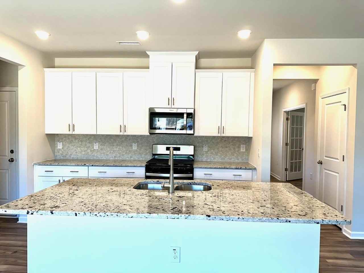 902 Crow Branch Dr - Photo 4 of 18