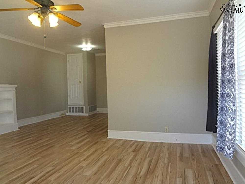 2902 Avenue L - Photo 4 of 15