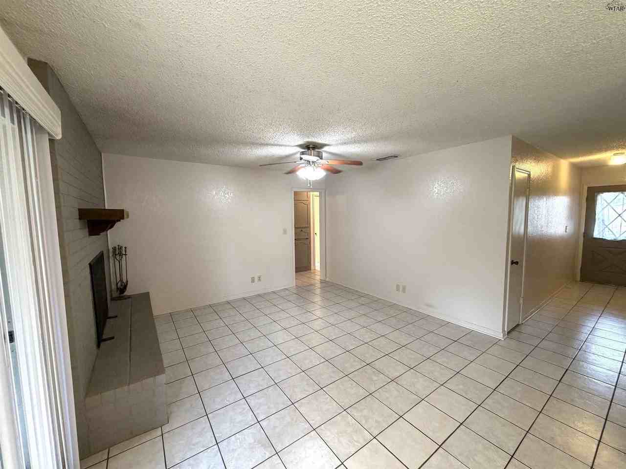4830 Lovers Ln - Photo 6 of 14